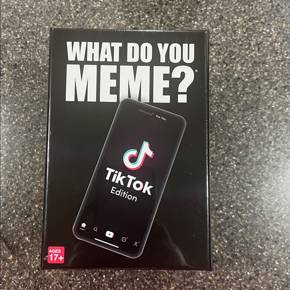 What Do You Meme: TikTok Edition Game - Picture 1 of 3